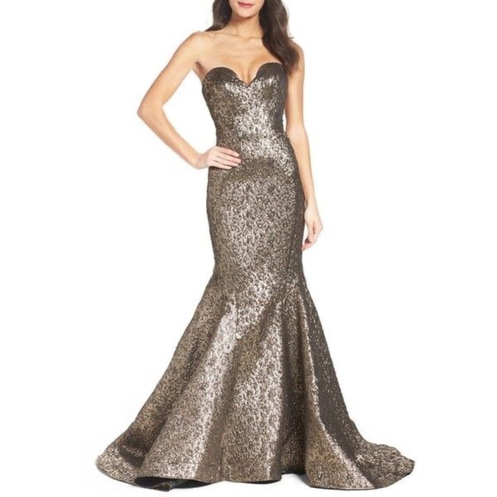 Mac Duggal mermaid gold Gown size 8